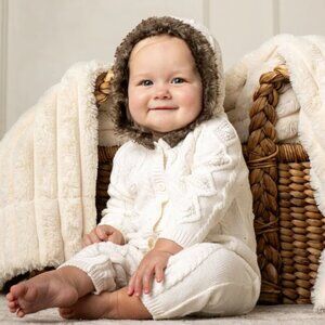Hope & Henry Baby Size 0-3 Month Faux Fur Hooded One Piece Soft White Cable Knit